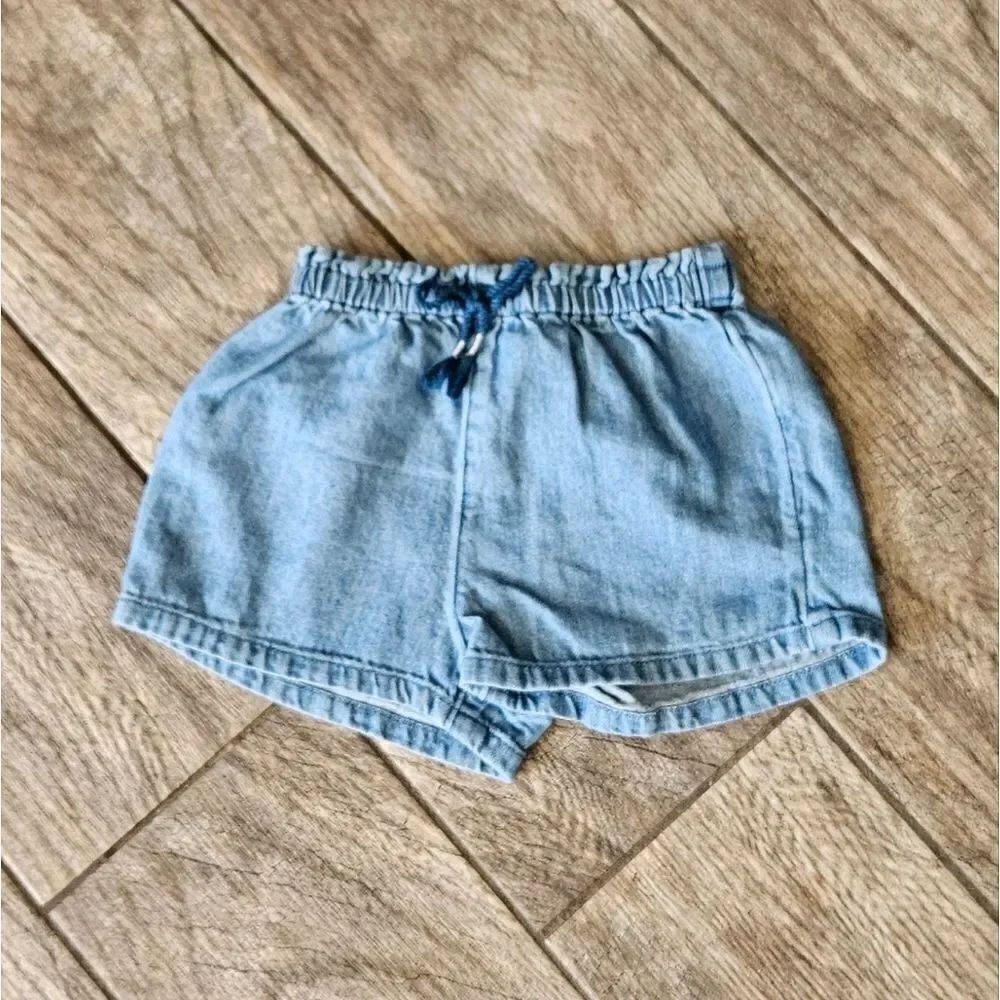 Old Navy Denim Shorts Size 12-18M